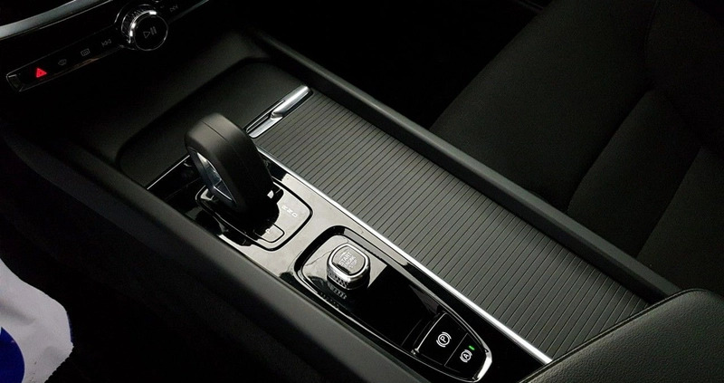 Volvo V60 cena 139900 przebieg: 42000, rok produkcji 2021 z Kolbuszowa małe 466